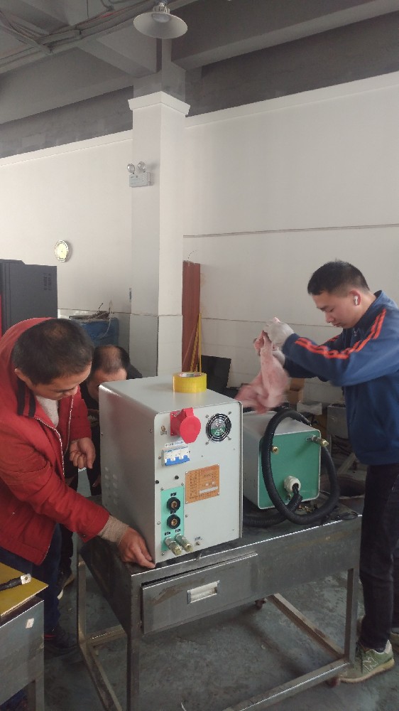 感應加熱設備的調試